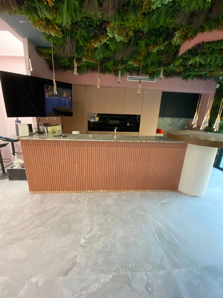 Agencement intérieur sur mesure réalisé par le Groupe Delaud dans le Var