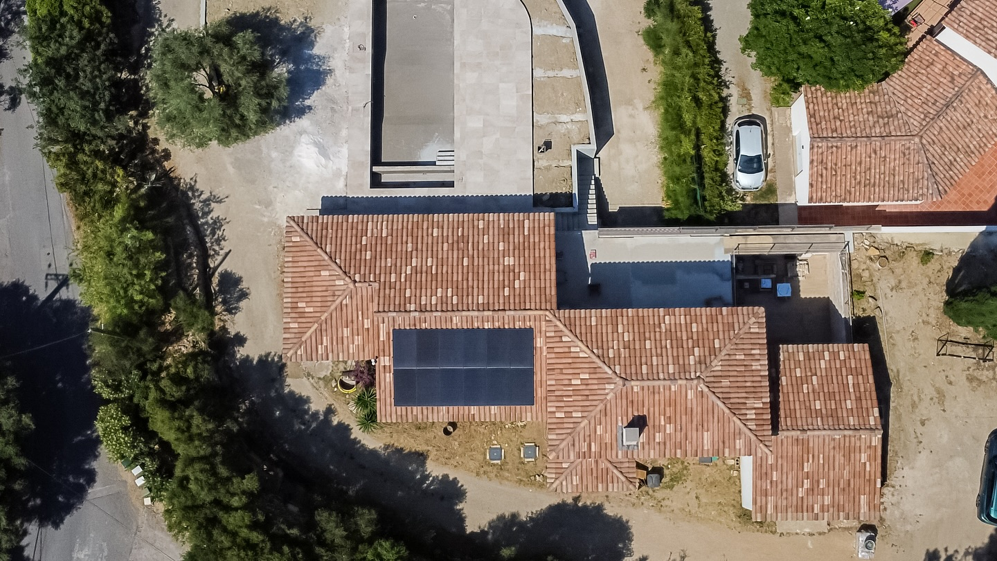 Installation panneaux solaires par groupe delaud. Vue de dessus
