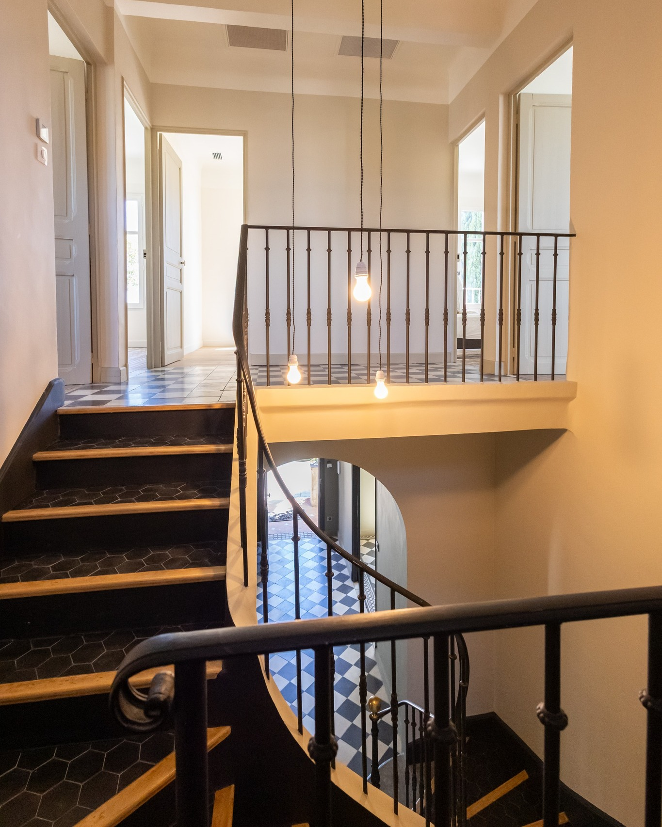 escalier en colimaçon sur mesure vue de dessus