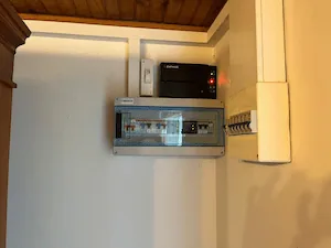 Pose d'appareillages électriques et luminaires