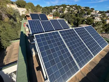 Installation de panneaux photovoltaïques à La Seyne