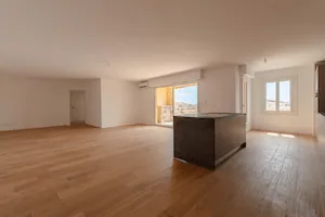 Pose de parquet massif ou stratifié pour réchauffer l'intérieur de la maison