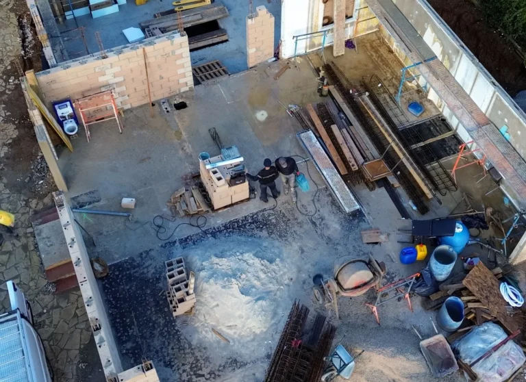 Maçons du Groupe Delaud en chantier de maçonnerie dans le Var