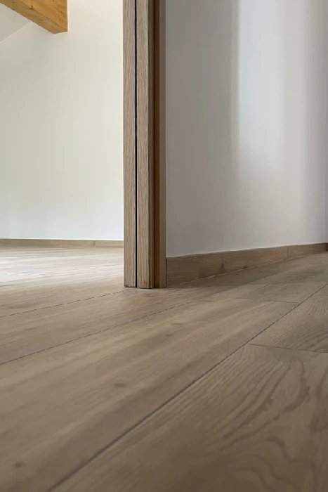 Pose de carrelage et parquet par le Groupe Delaud, spécialiste des revêtements dans le Var