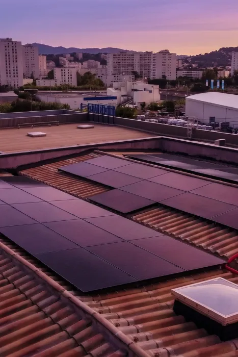 Installation de panneaux photovoltaïques à Toulon et La Seyne-sur-Mer par le Groupe Delaud